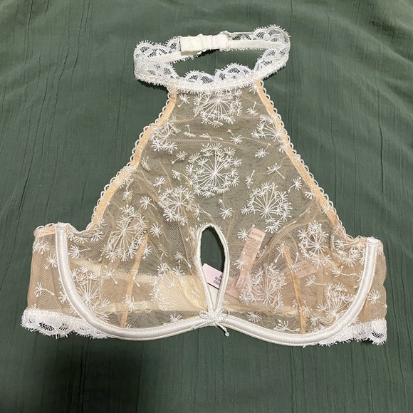 Victoria Secret Intimates - Picture 1 of 5